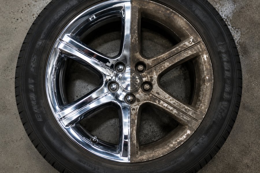 Chrome wheel, half filthy and half polished bright